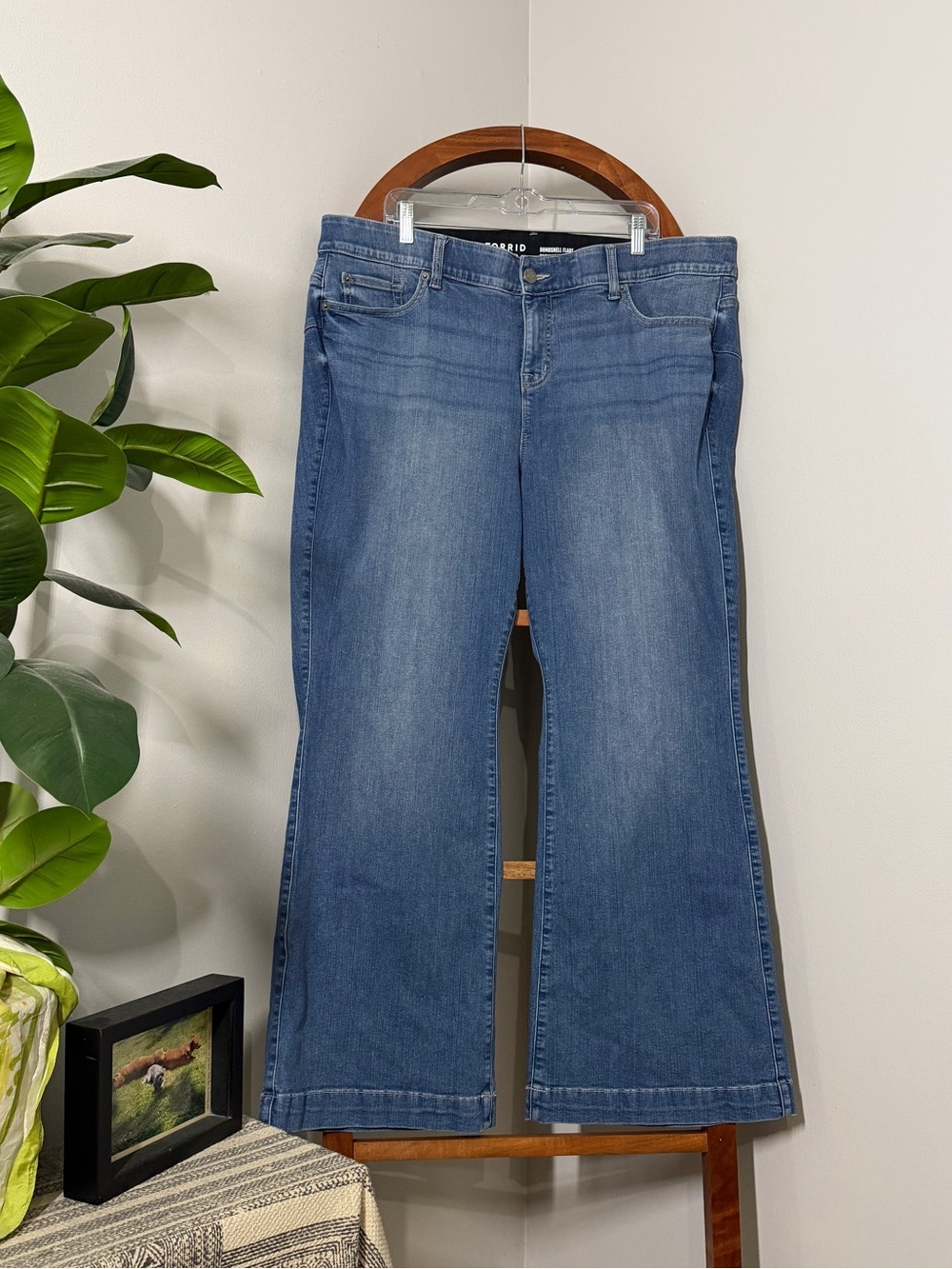 Torrid 22 REGULAR Bombshell Flare Jeans Medium Wash
